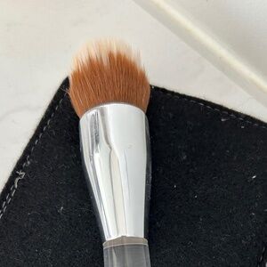 Clinique Foundation Buff Brush
